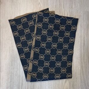Michael Kors Gray and Tan Patterned Scarf